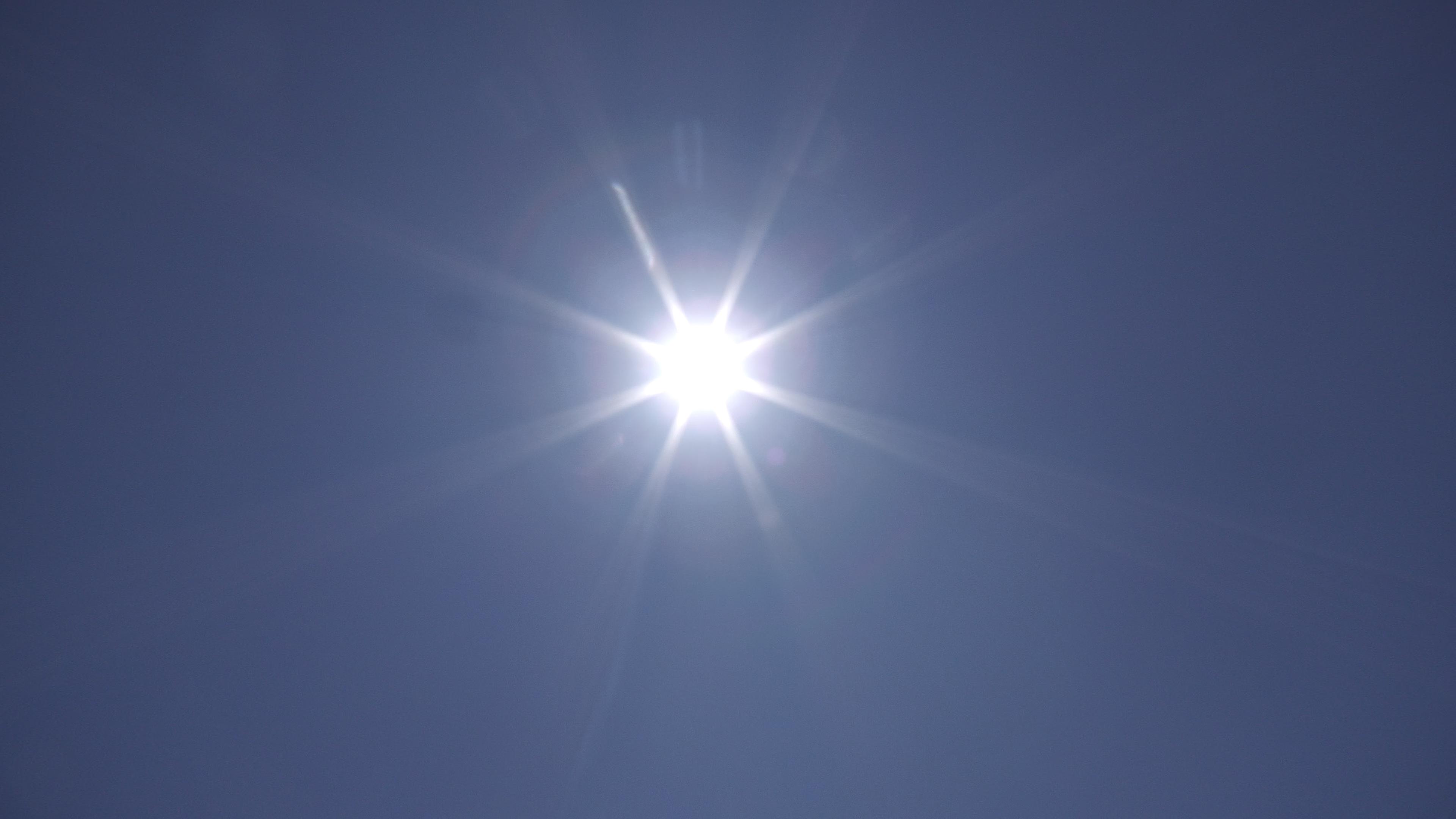 Deutschland glüht! Am ersten Tag der deutschlandweiten Hitzewelle klettert das Thermometer vielerorts auf bis zu 35 Grad oder darüber