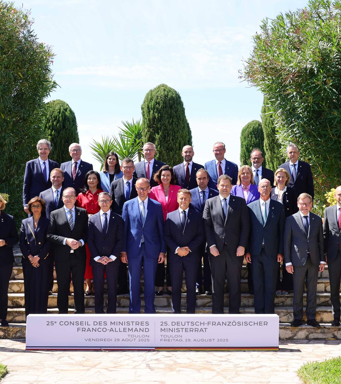 fort du Cap Brun, residence de l'Amiral, Les jardins du fort, Photos de famille, Ministres Franco Allemand, Le president de la republique française, Emmanuel Macron, Mr Friedrich MERZ, Chancelier federal de la republique d'Allemagne, Jean Noel Barrot, ministre de lEurope et des Affaires etrangeres Bruno Retailleau, ministre de interieur, et son homologue allemand, Alexander Dobrindt, Rachida Dati, ministre de la Culture The 25th Franco-German Ministerial Council (CMFA) brings together members of the French and German governments at the Fort de Cap Brun in Toulon, France, August 27, 2025.