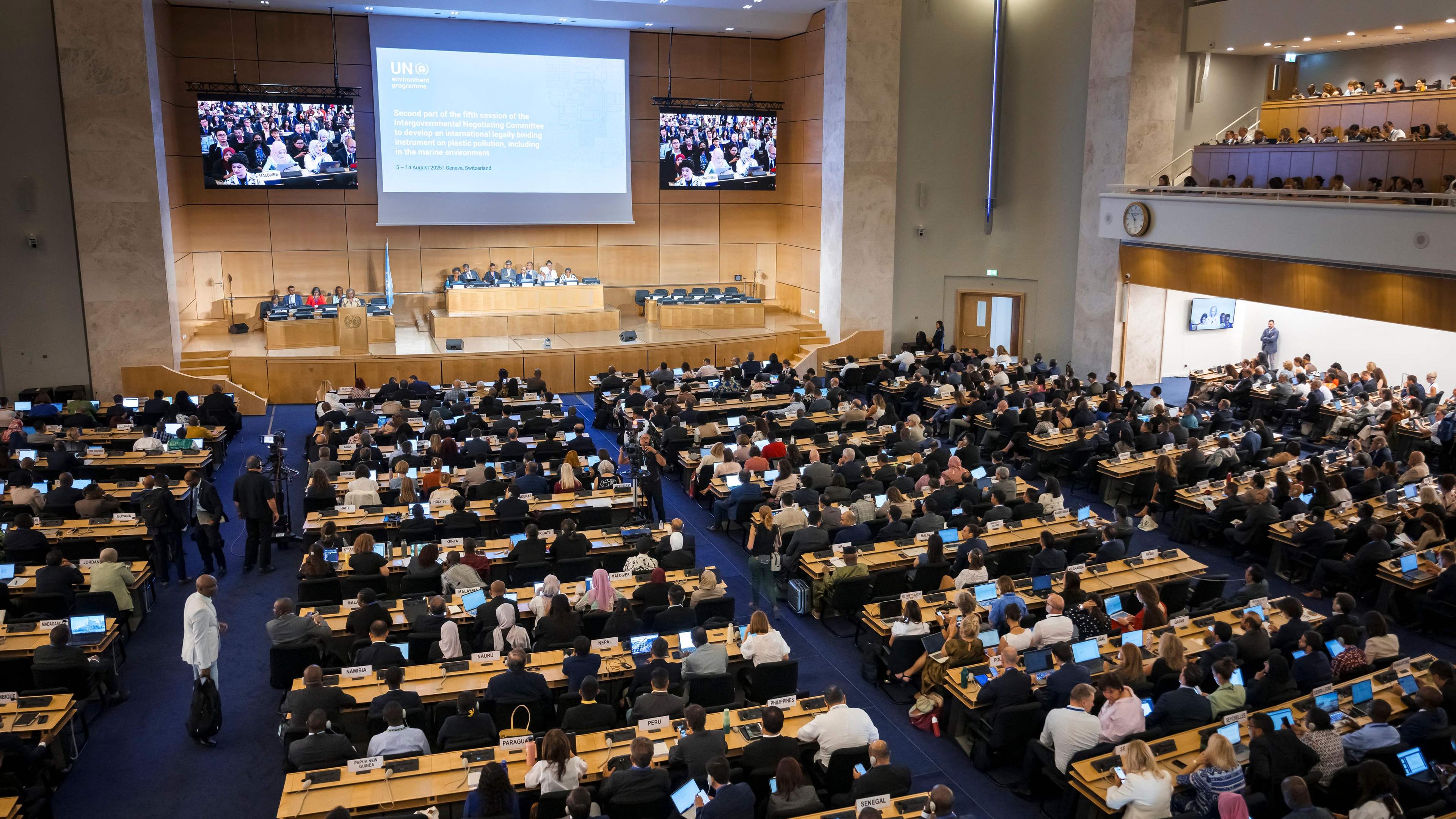 Ein allgemeiner Blick auf den Versammlungssaal zu Beginn der Verhandlungen über das Kunststoffabkommen in den Büros der Vereinten Nationen in Genf am 5. August 2025.