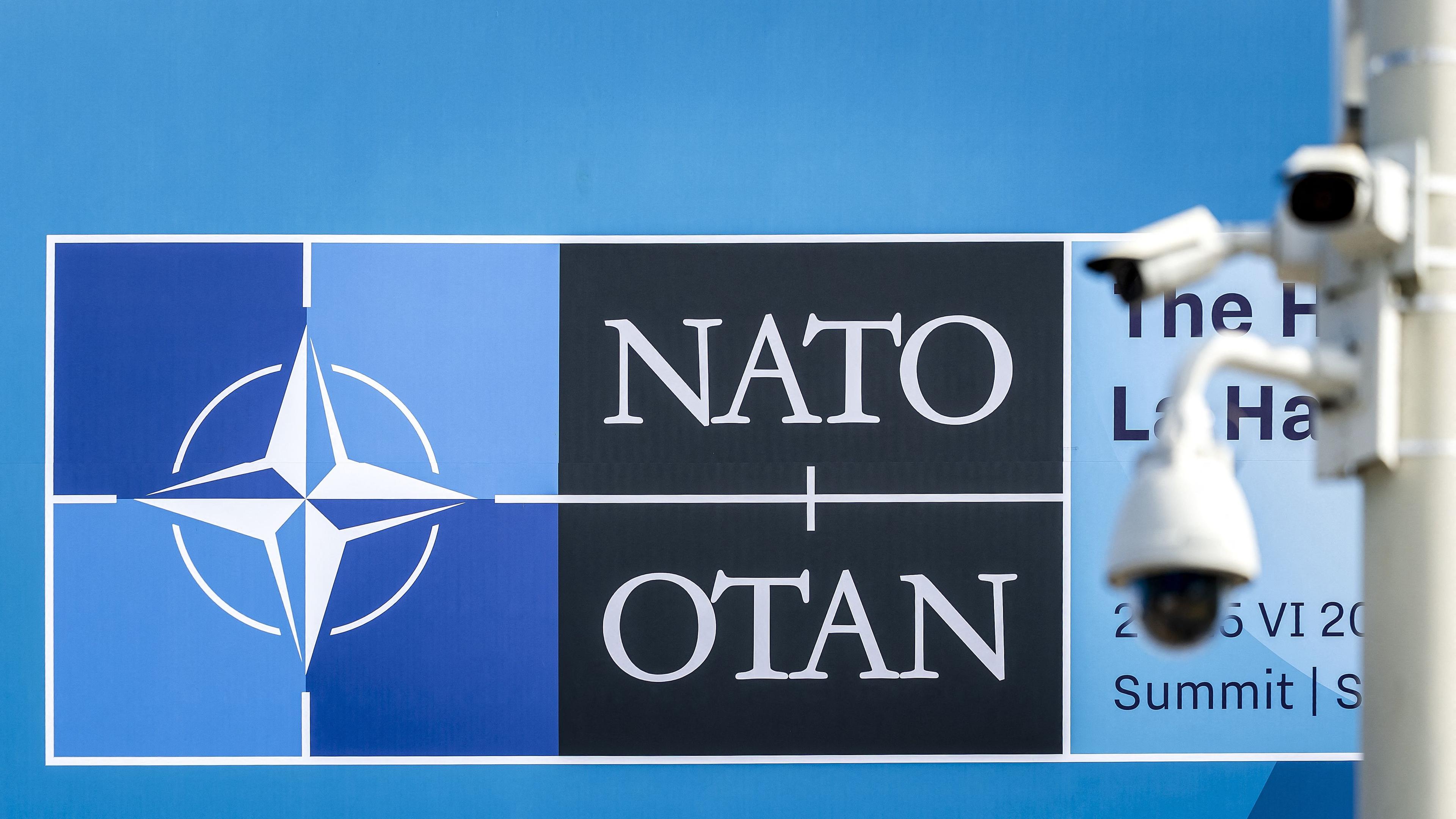 NETHERLANDS-POLITICS-DEFENSE-NATO