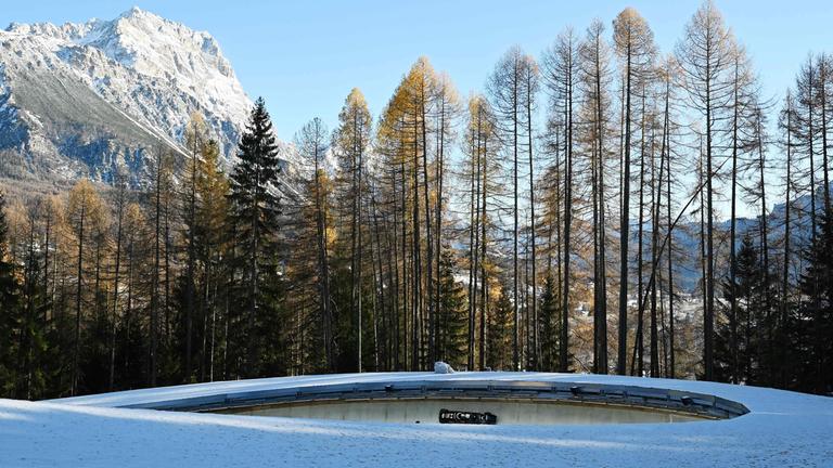 Das US-Team nimmt am 23. November 2025 in Cortina am 4er-Bob-Rennen im Rahmen des IBSF-Bob- und Skeleton-Weltcups während der Testveranstaltung für die Olympischen Spiele Milano Cortina 2026 teil.