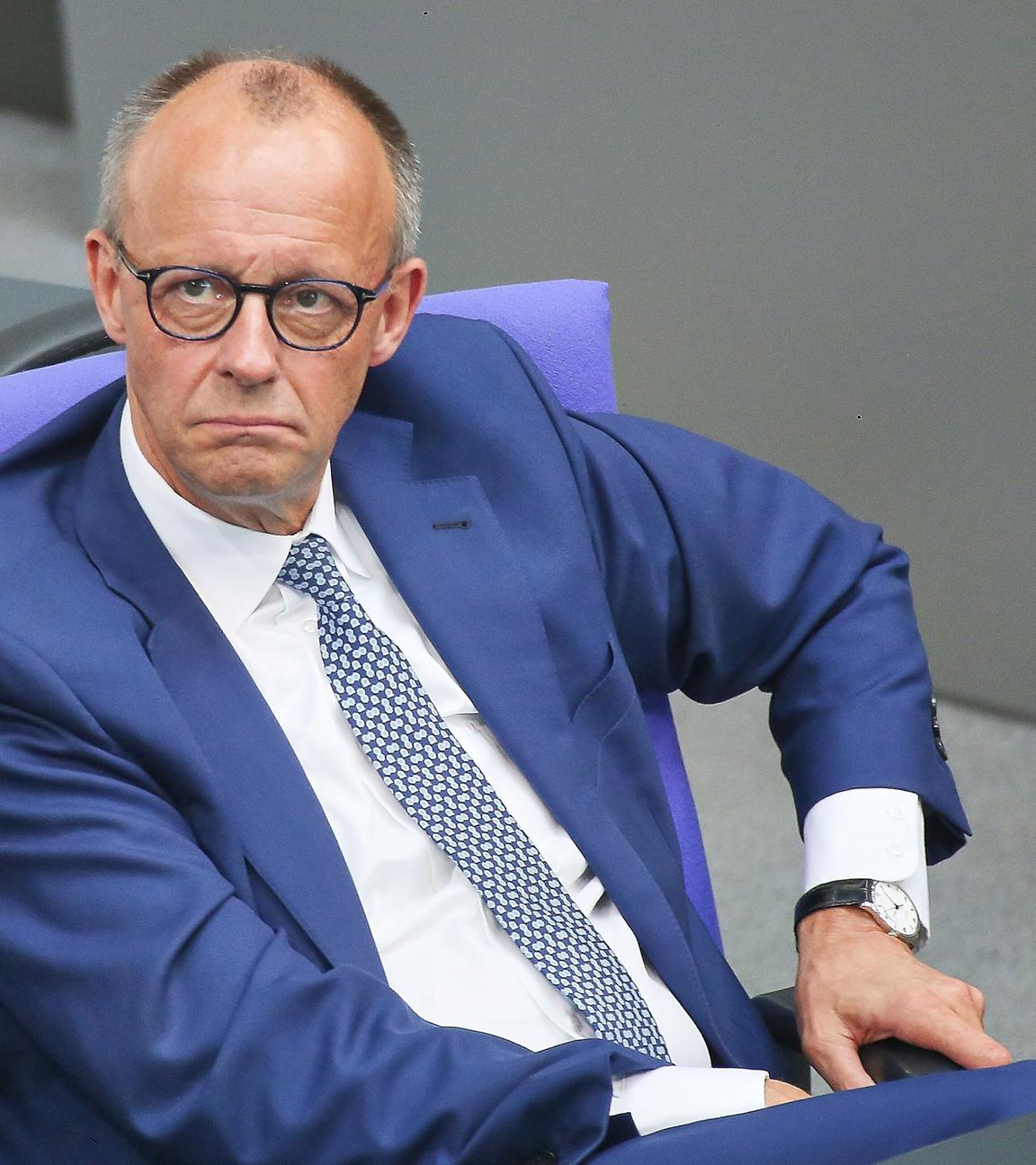 Bundeskanzler Friedrich Merz in der 9. Bundestagssitzung