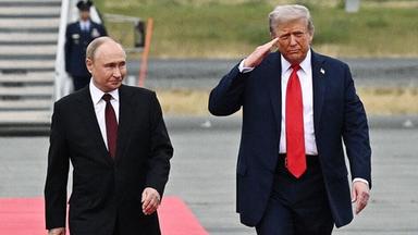 Nach dem mit Spannung erwarteten Treffen zwischen den Präsidenten Trump und Putin ist klar: eine schnelle Einigung zu Russlands Angriffskrieg in der Ukraine wird es nicht geben.