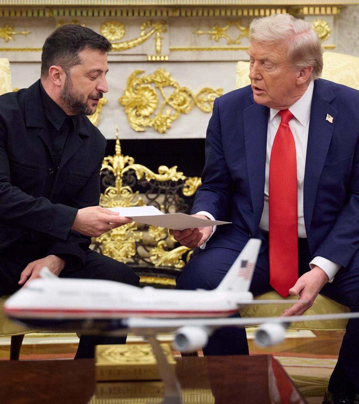 Treffen von Donald Trump mit Wolodymyr Selenskyj und der europäischen Delegation von Staatschefs im Weißen Haus
