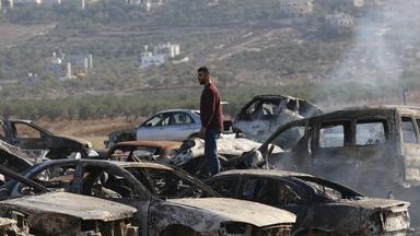 Israelische Siedler legen Feuer an Lagerhaus im Westjordanland