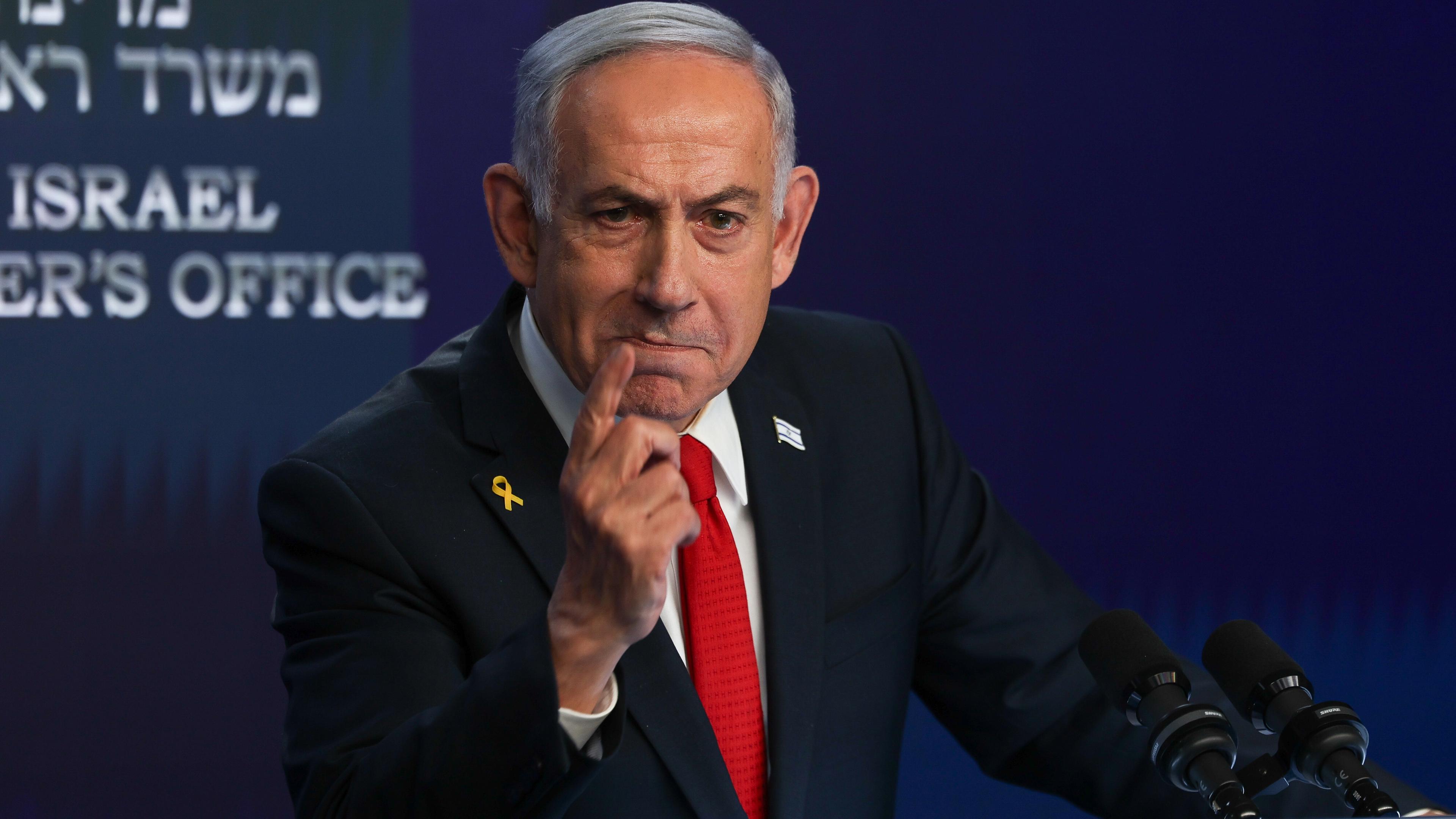 Benjamin Netanjahu bei einer PK in Jerusalem