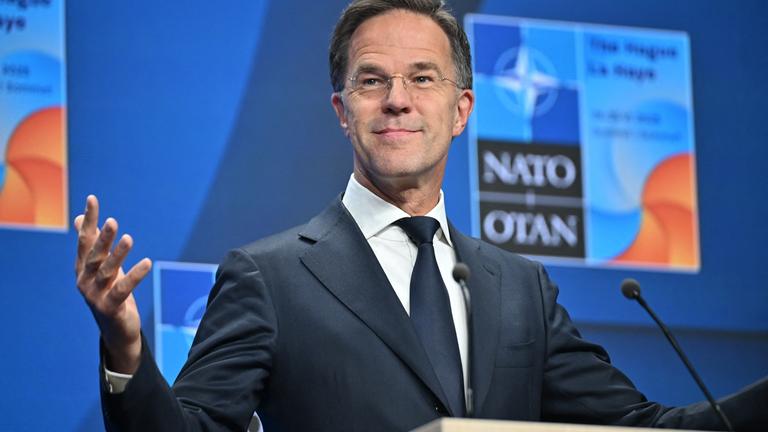 Mark Rutte beim Pressestatement zum NATO Gipfel