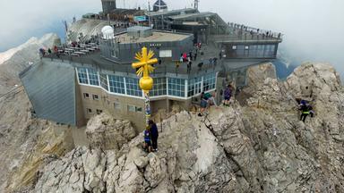 Präsentation zweites Gipfelkreuz auf der Zugspitze