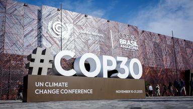 Blick auf den Eingang zur Weltklimakonferenz COP30