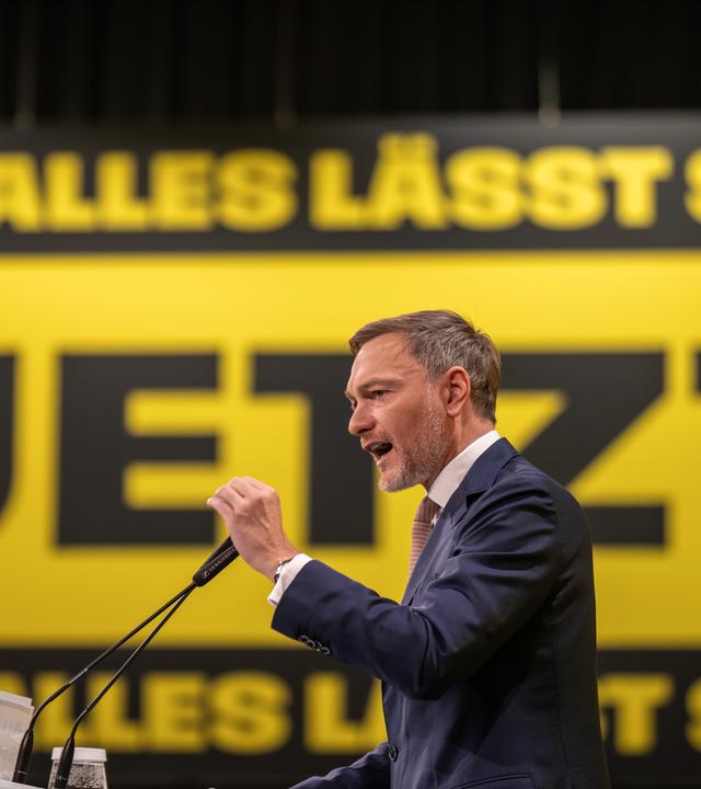 Christian Lindner, FDP Bundesvorsitzender, spricht beim außerordentliche Bundesparteitag der FDP vor der Bundestagswahl.