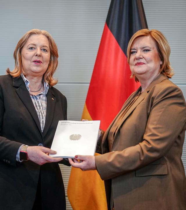 Übergabe des Jahresberichts 2024 der Wehrbeauftragten