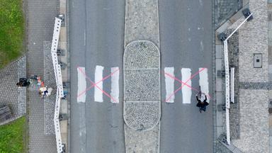Zebrastreifen in Dresden aufgemalt und wieder gesperrt