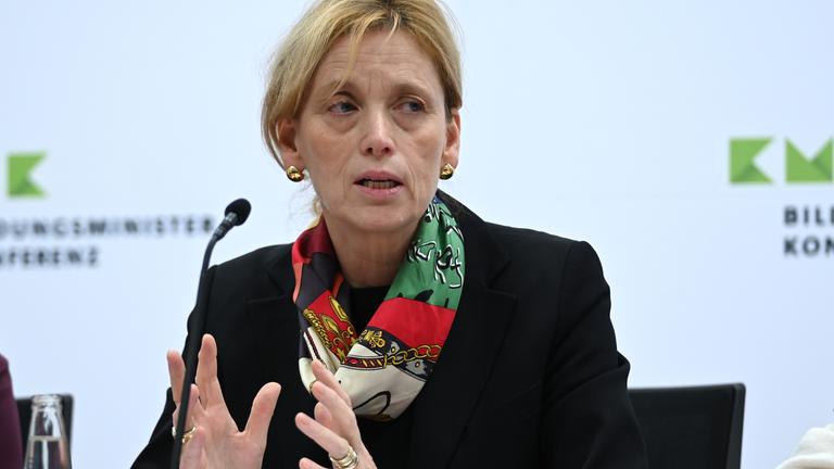 Bundesbildungsministerin Prien stellt Digitalpakt 2.0 vor