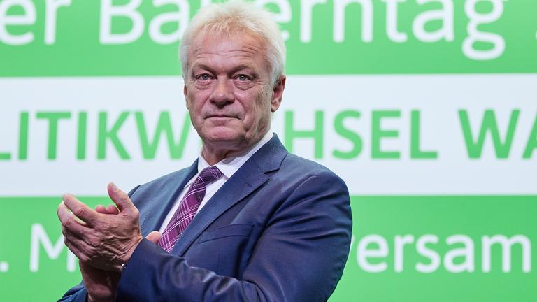 Alois Rainer (CSU), Bundeslandwirtschaftsminister, spricht beim Abschluss des Deutschen Bauerntags