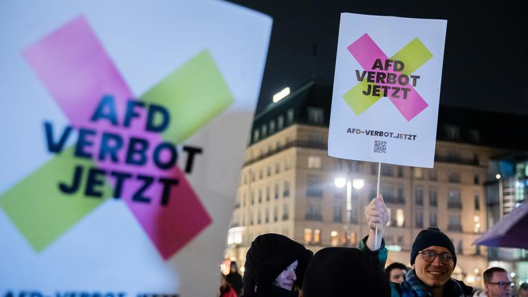 Bundestagswahlkampf - Kundgebung gegen rechte Politik