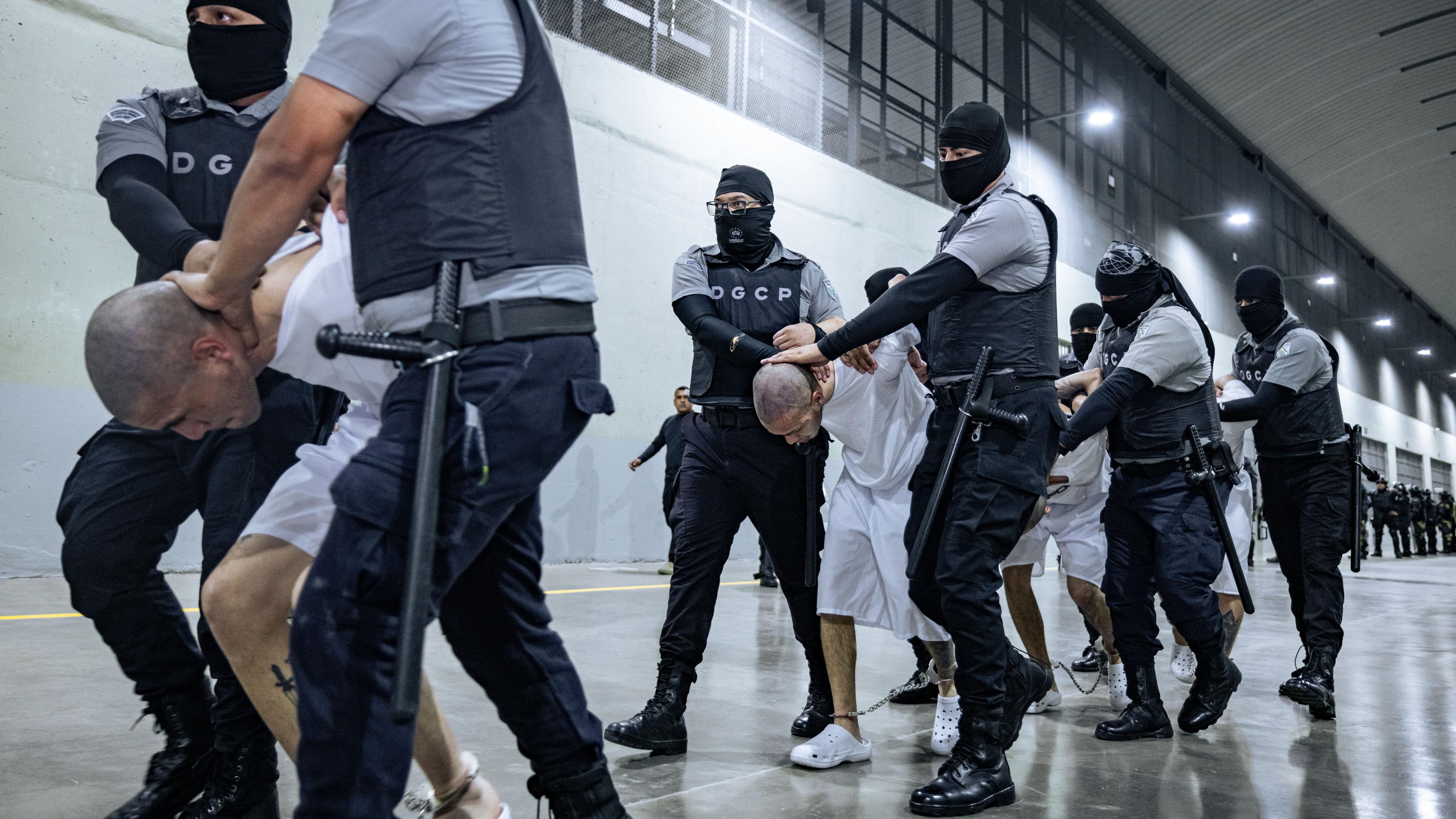 USA schicken weitere angebliche Kriminelle nach El Salvador