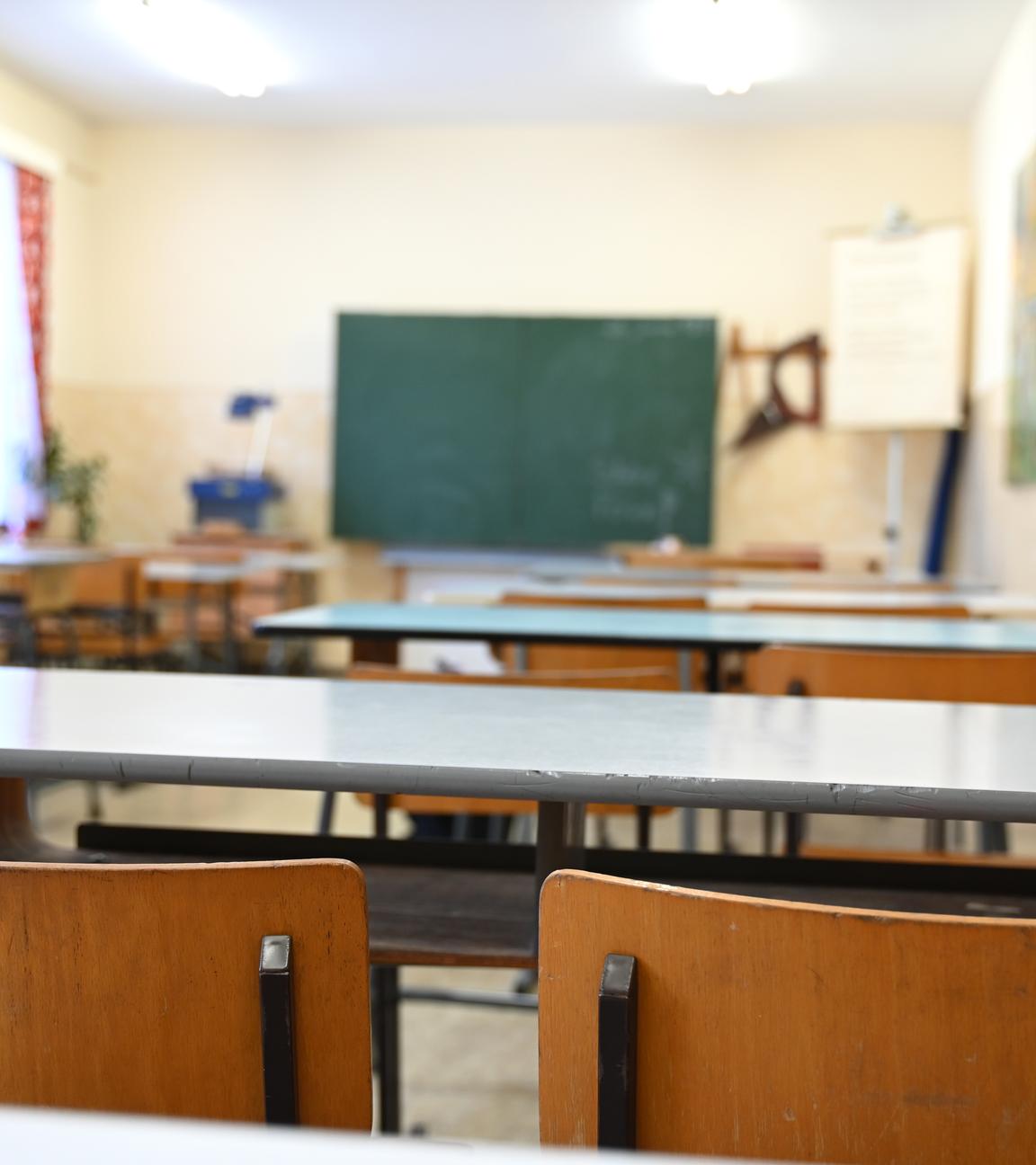 Leeres klassenzimmer symbolbild marode Schulen