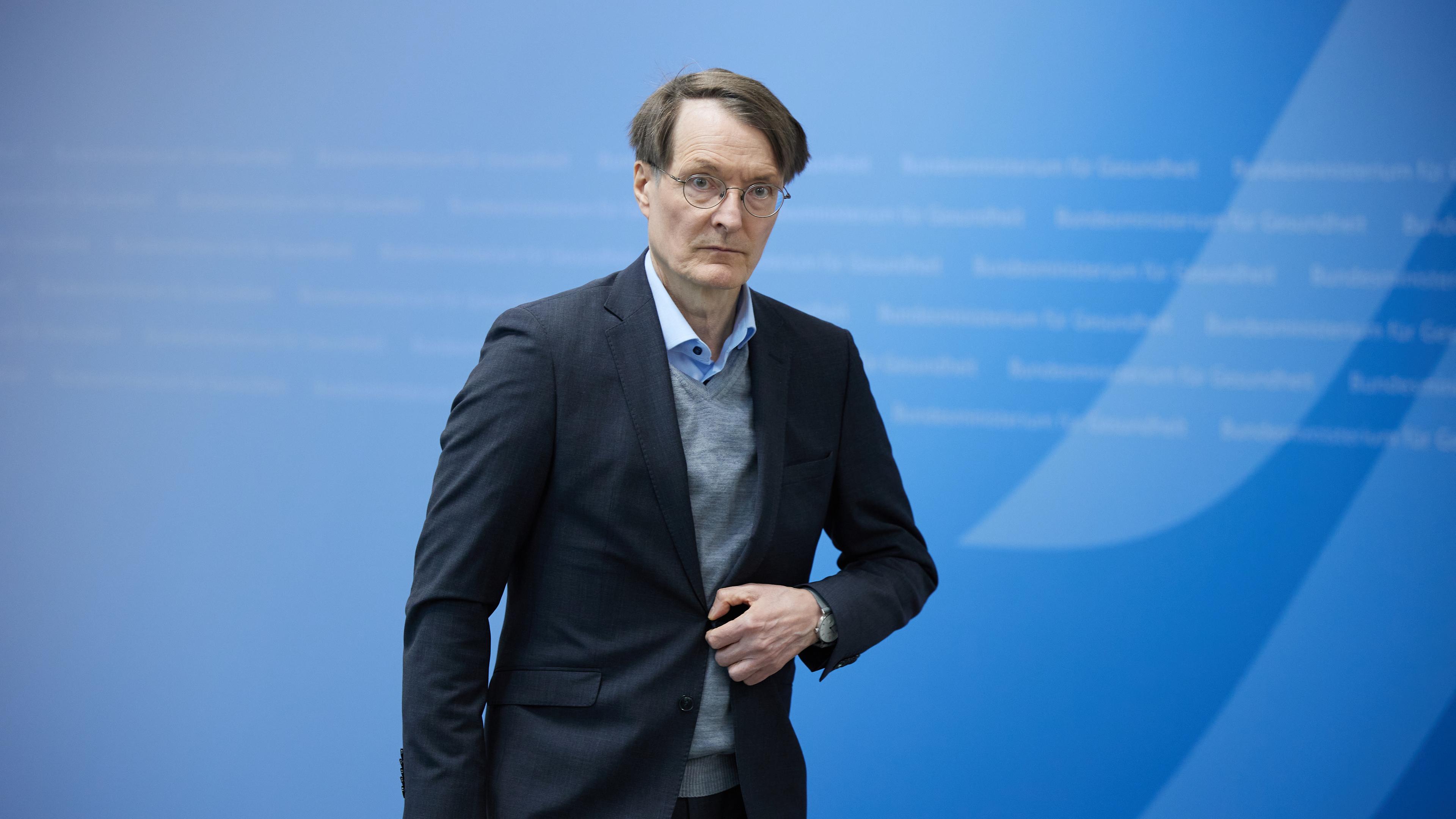 Gesundheitsminister Karl lauterbach zum Start der ePA