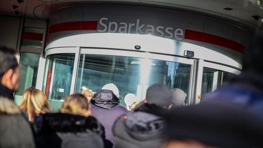 Nach dem Einbruch in den Tresorraum einer Bank