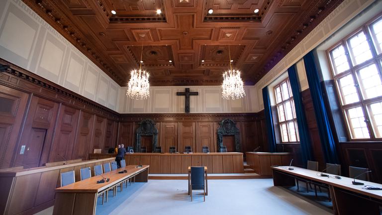 Historischer Gerichtssaal 600 im Landgericht Nürnberg-Fürth (leer)