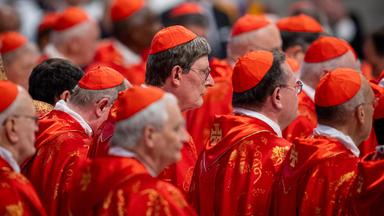 Konklave zur Wahl eines neuen Papstes beginnt