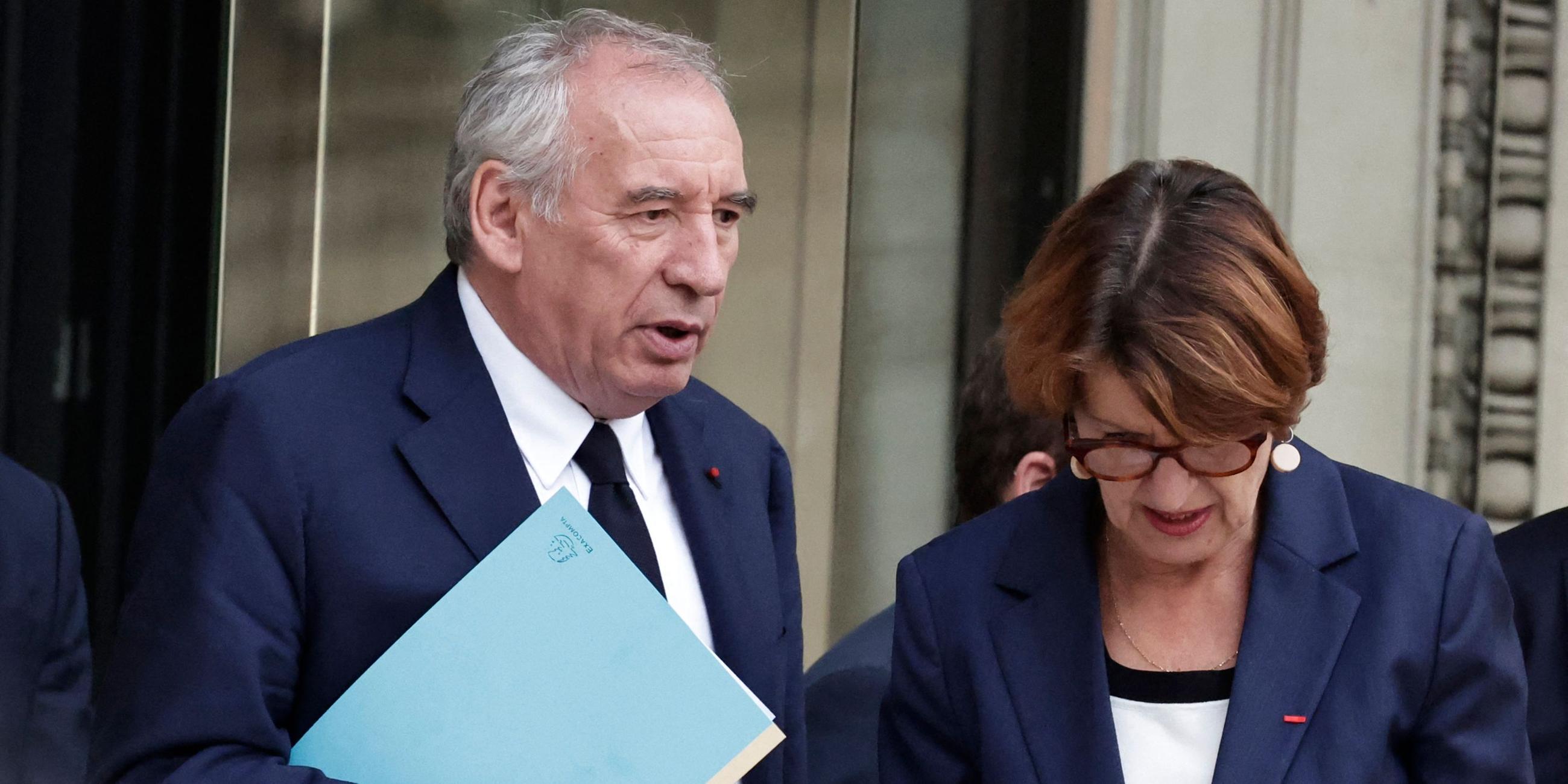 Frankreichs Regierung stürzt bei Vertrauensfrage