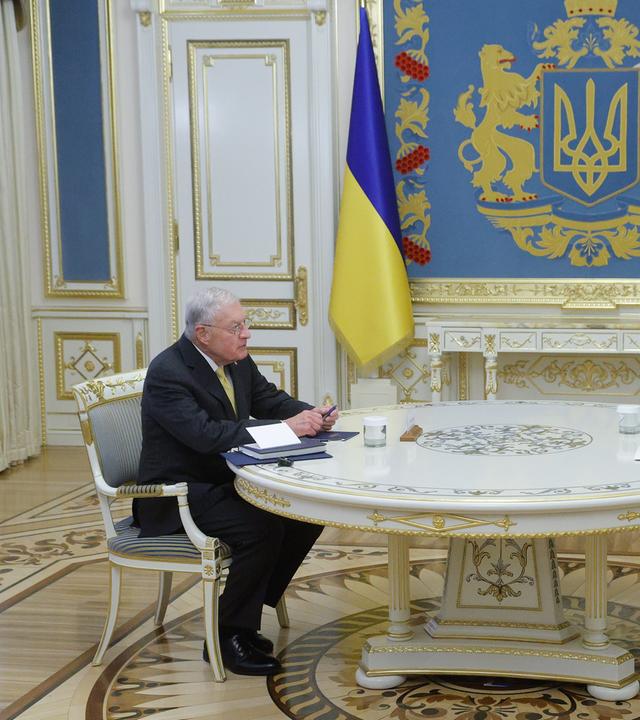 Ukrainian President Volodymyr Zelensky (R) and US Special Presidential Envoy for Russia and Ukraine Keith Kellogg (L) attend their meeting in Kyiv, Ukraine, 20 February 2025. Keith Kellogg arrived in Ukraine to meet with senior Ukrainian officials amid the ongoing Russian invasion.