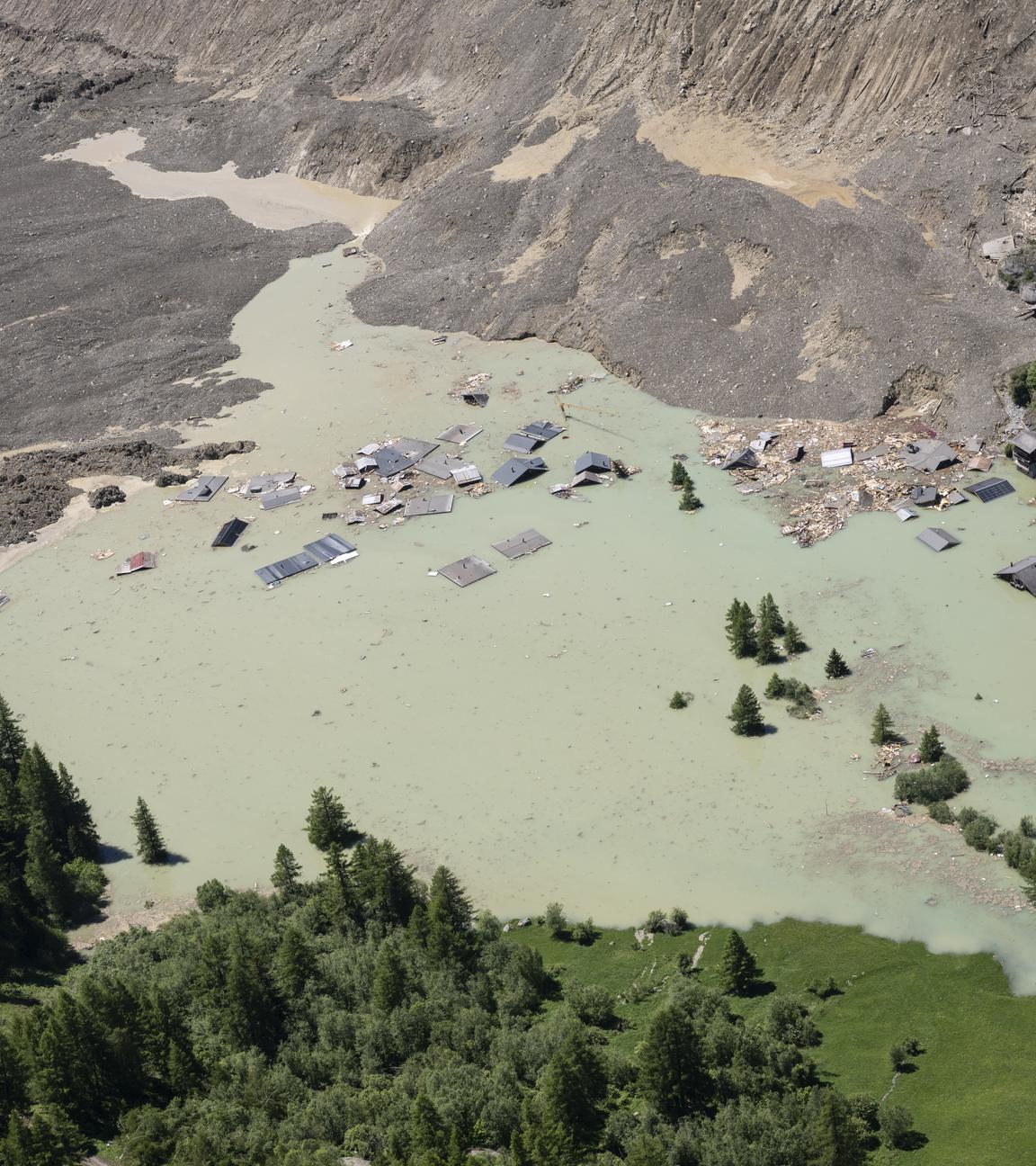 Precautionary measures in the Swiss Valais canton after glacier collapse
