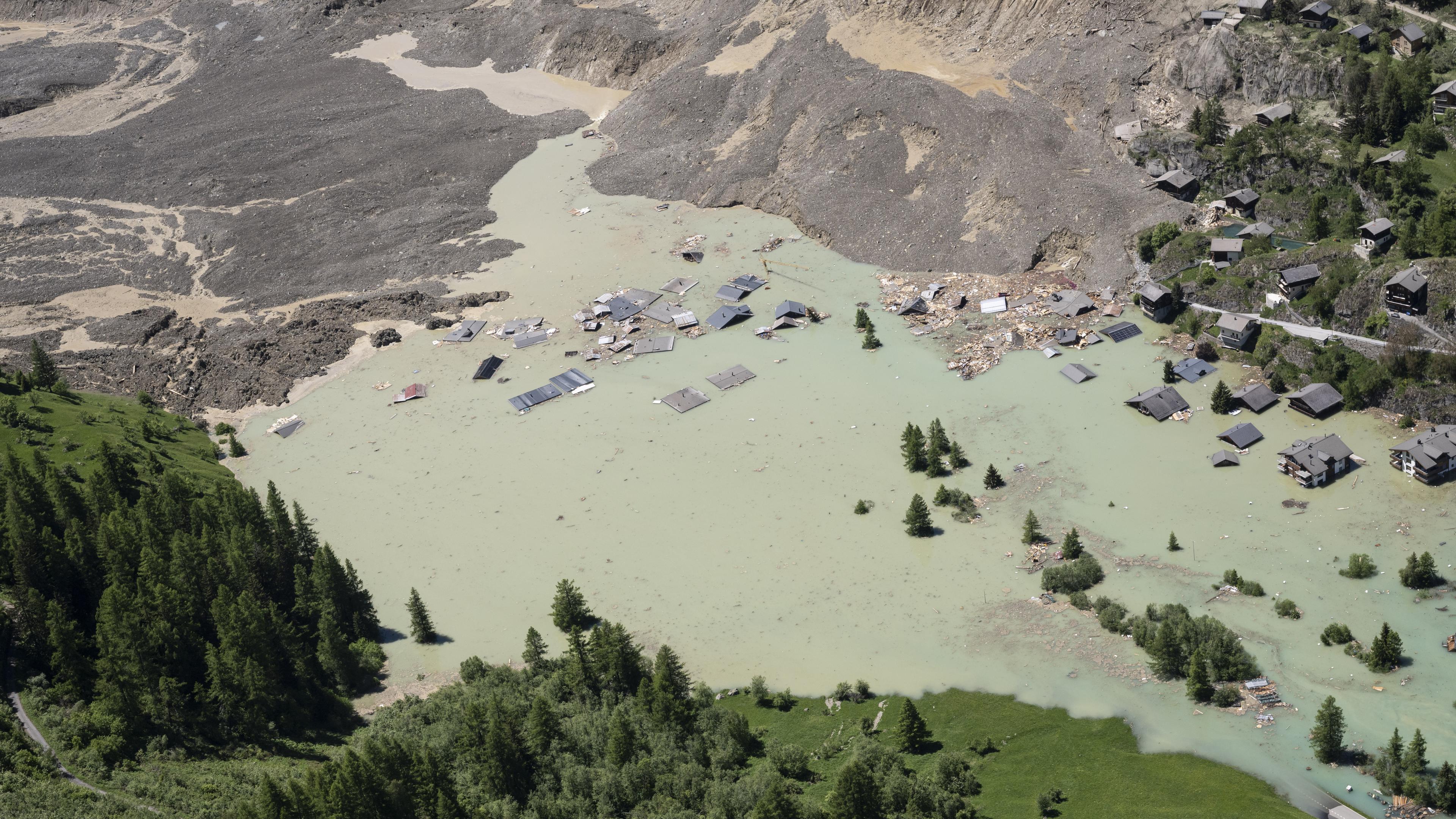 Precautionary measures in the Swiss Valais canton after glacier collapse