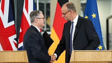 Friedrich Merz und Keir Starmer in London