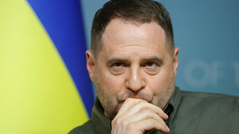 Nahaufnahme von Jermaks reigniertem Gesichtsausdruck