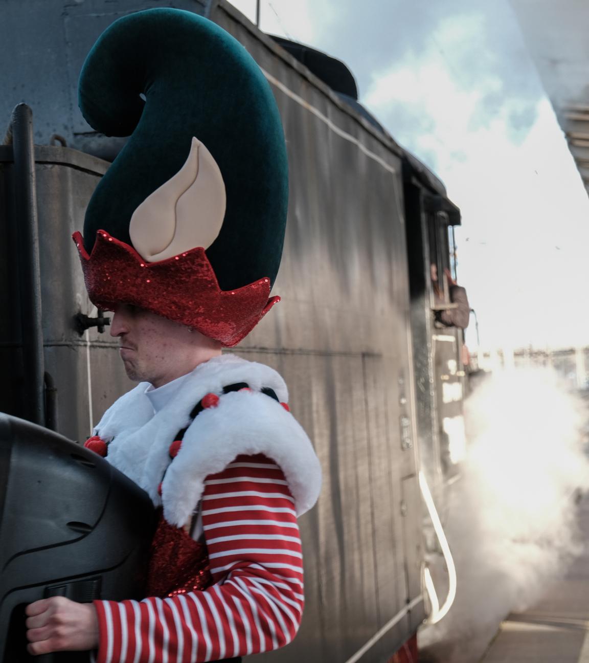 Ukraine celebrates St Nicholas Day by operating children's train