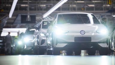VW-Elektroautos in Fertigungsanlage