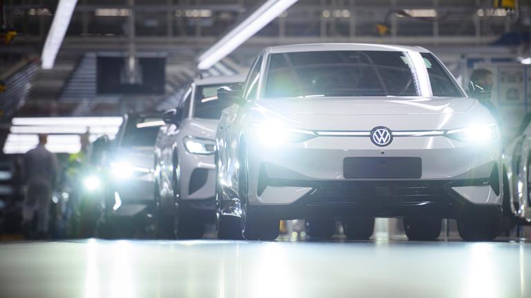 VW-Elektroautos in Fertigungsanlage