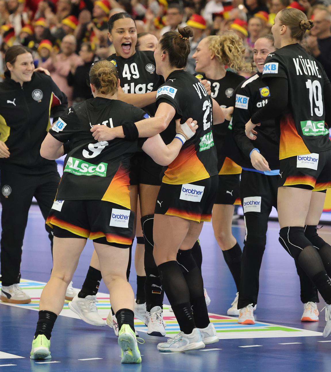 Handball Frauen WM Weltmeisterschaft Womens World Cup Quarter Final Viertelfinale Deutschland - BrasilienHandball Frauen WM Weltmeisterschaft Womens World Cup Quarter Final Viertelfinale Deutschland - Brasilien