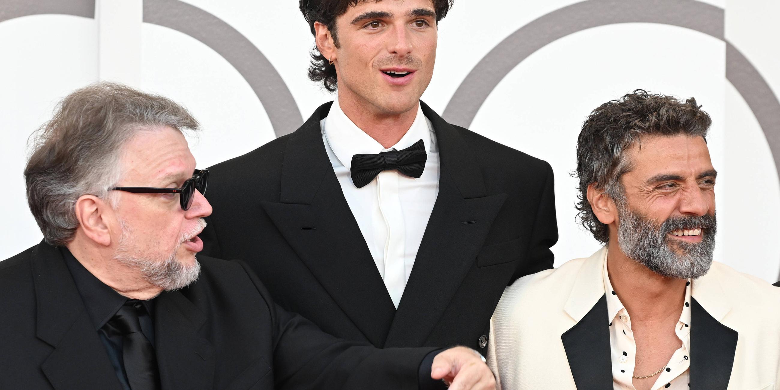 Der mexikanische Regisseur Guillermo Del Toro, der australische Schauspieler Jacob Elordi und der US-amerikanische Schauspieler Oscar Isaac nehmen am Samstag, dem 30. August 2025, an der Premiere von Frankenstein bei den 82. Filmfestspielen von Venedig in Venedig, Italien, teil.
