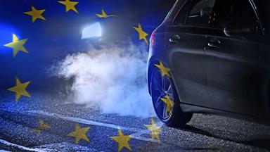 Autoabgase eines Verbrenners.