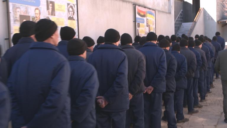 Kriegsgefangene in einem ukrainischen Gefägnis.