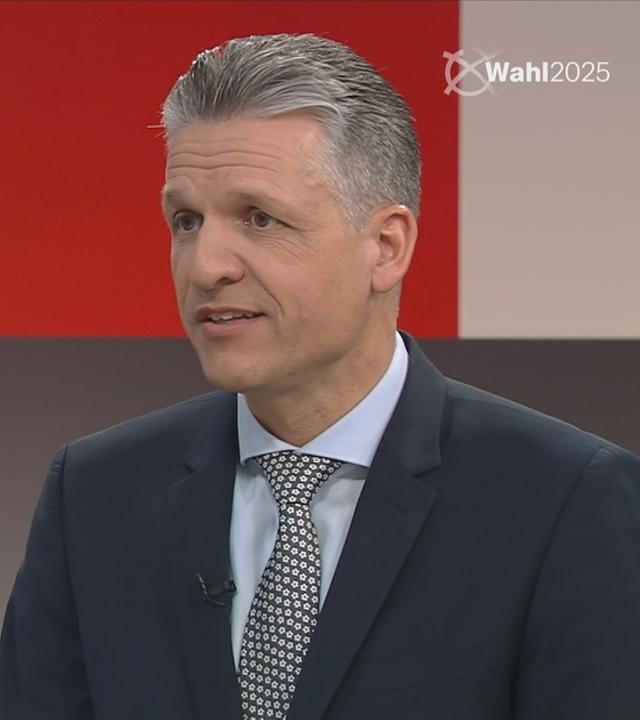 Thorsten Frei, CDU, im Gespräch mit Shakuntala Banerjee