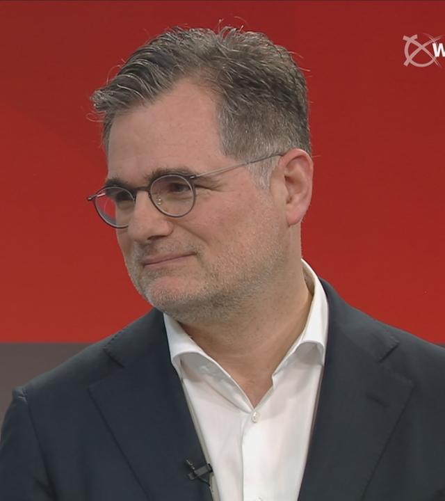 Wolfgang Schmidt, SPD, Chef des Bundeskanzleramts im Gespräch mit Shakuntala Banerjee