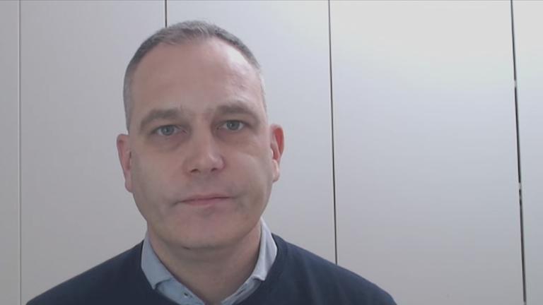 Gustav Gresse, Militärexperte im Gespräch mit Antje Pieper