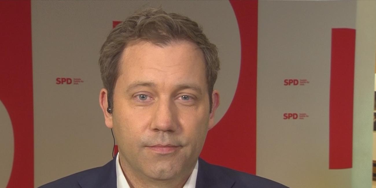 Lars Klingbeil, SPD-Parteivorsitzender im Gespräch mit Antje Pieper