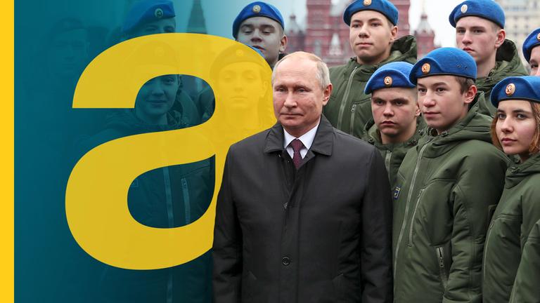 Putin vor jungen Soldaten