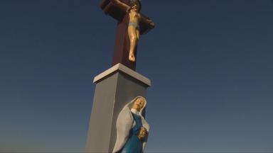 Kunst oder schmiererei? - Maria Statue in Polen