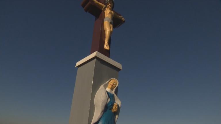 Kunst oder schmiererei? - Maria Statue in Polen