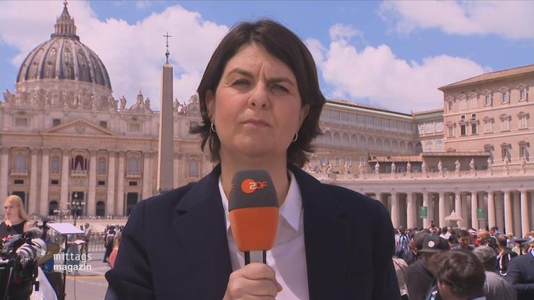 Anne Brühl, ZDF-Reporterin in Rom, im Gespräch mit ZDF-Mima-Moderatorin Jana Pareigis