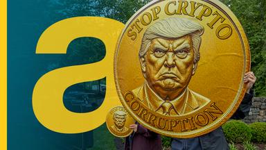 Aktivisten von Our Revolution protestieren vor dem Trump National Golf Course gegen Einflussnahme und Korruption