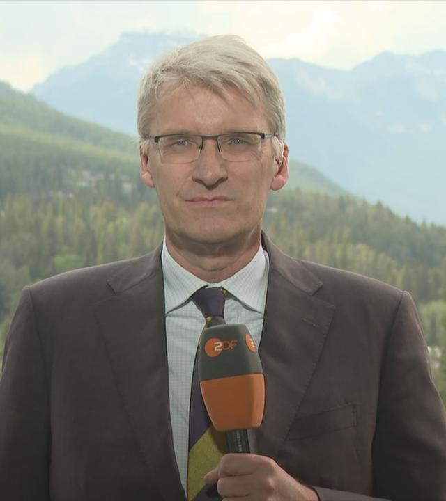 Schaltgesrpäch mit Elmar Theveßen und Dara Hassanzadeh