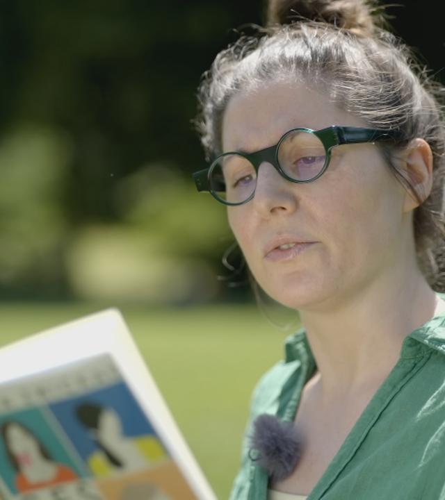 Was wäre, wenn ein Tech-Milliardär auf die Idee käme, sich eine Stadt und ihre Bürger zu kaufen? Dystopie oder Utopie? Diese Fragen untersucht Dora Zwickau in ihrem Debütroman.
