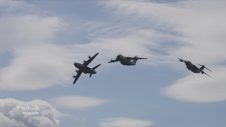 Drei Flugzeuge der Bundeswehr im Formationsflug